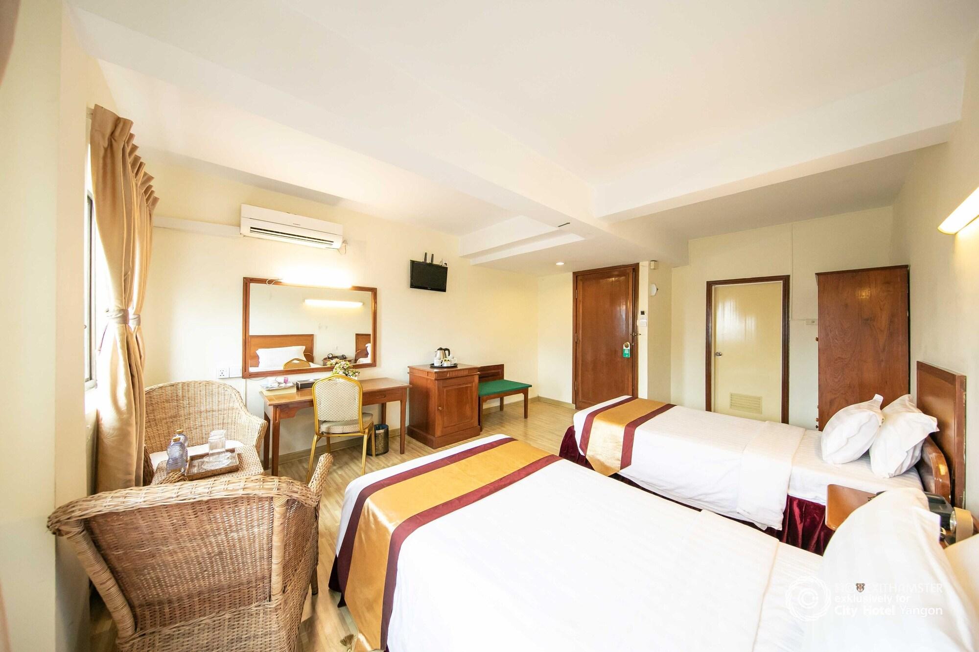 City Hotel Yangon Exterior foto