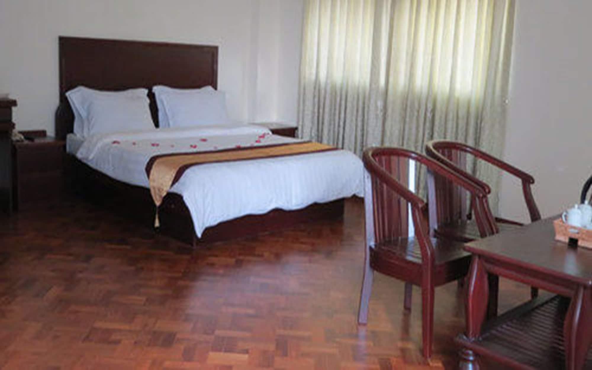 City Hotel Yangon Exterior foto