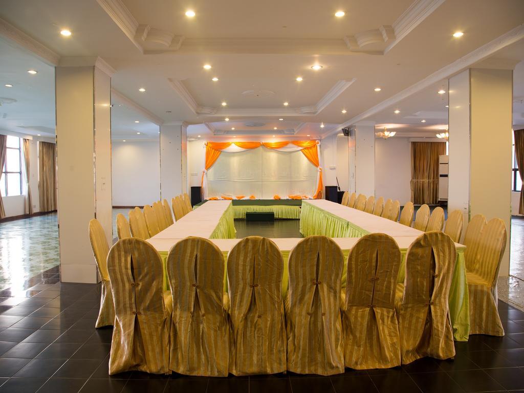 City Hotel Yangon Exterior foto