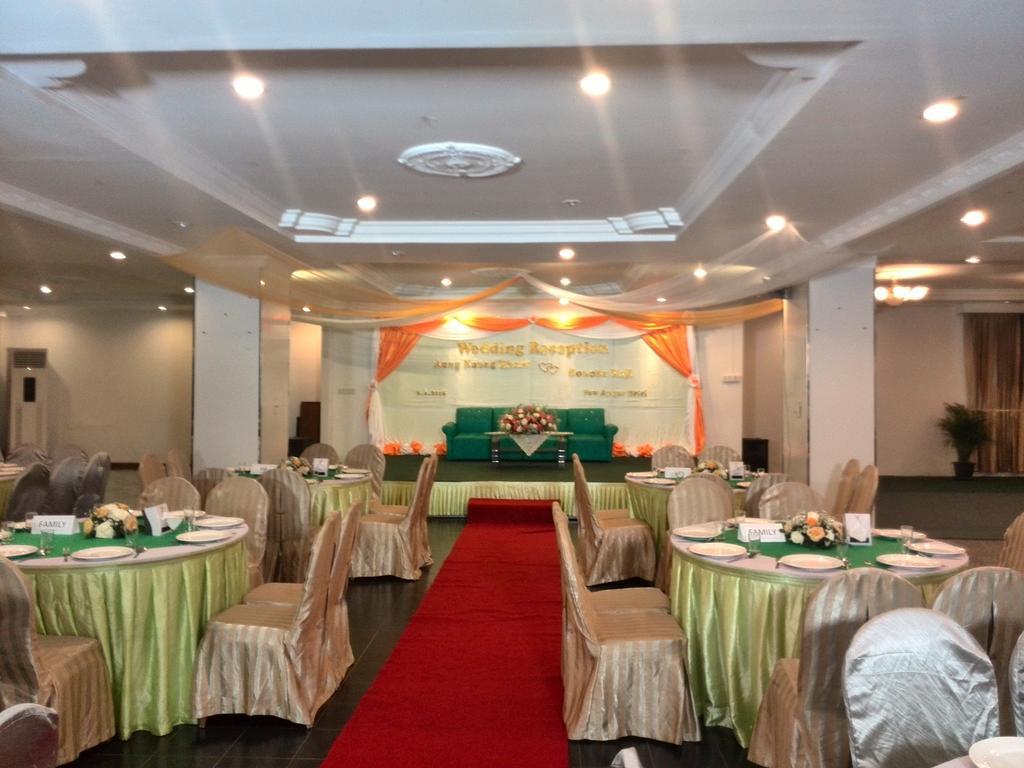 City Hotel Yangon Exterior foto