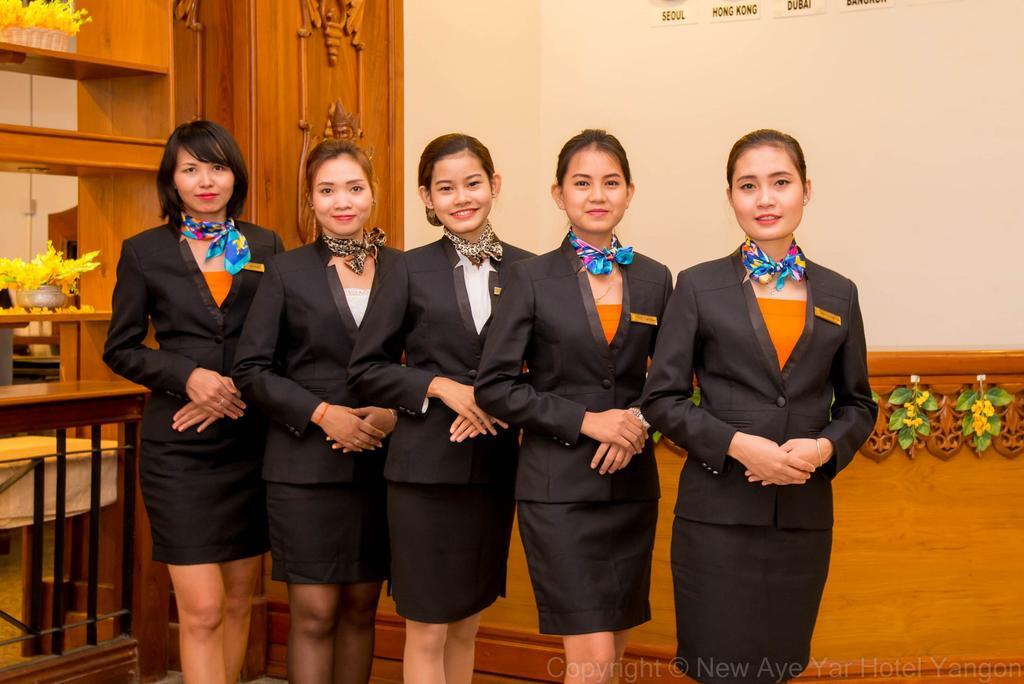 City Hotel Yangon Exterior foto