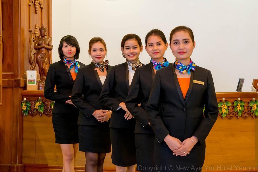 City Hotel Yangon Exterior foto