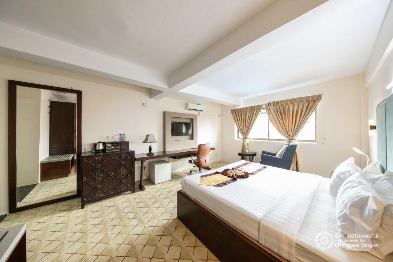 City Hotel Yangon Exterior foto