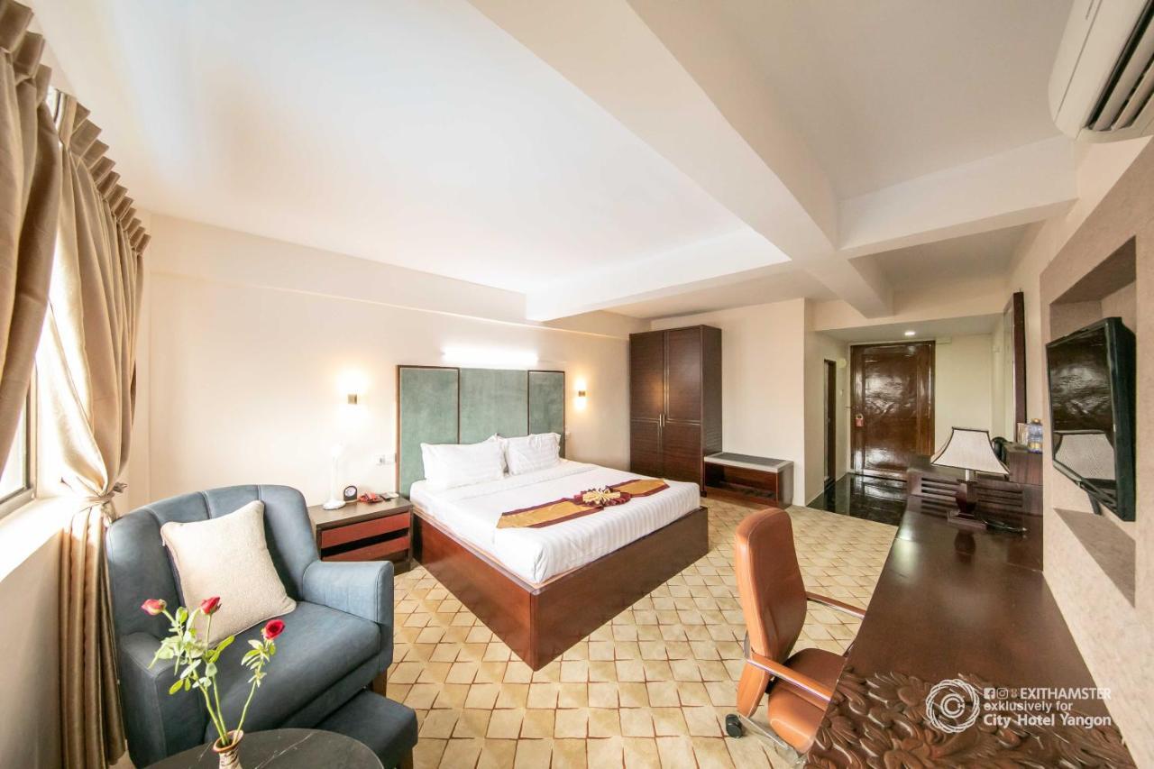 City Hotel Yangon Exterior foto